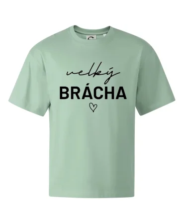 Velký brácha - nápis na prsou