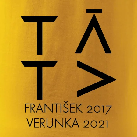 Táta v geometrickém fontu se jmény