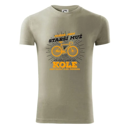 Starší muž - cyklista silniční kolo