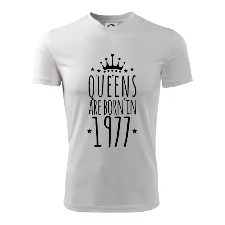 Queens are born in 1977
