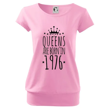 Queens are born in 1976