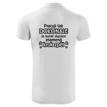 Pracuji dokonale krok zpět