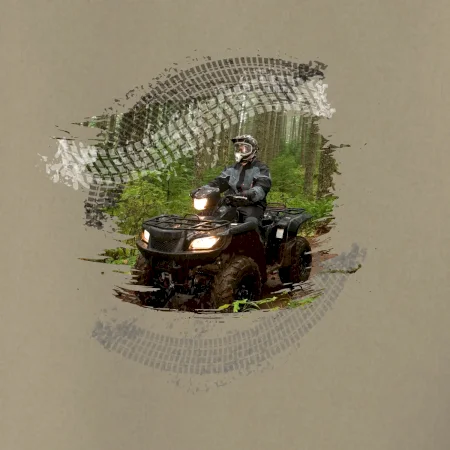 ATV čtyřkolka v lese