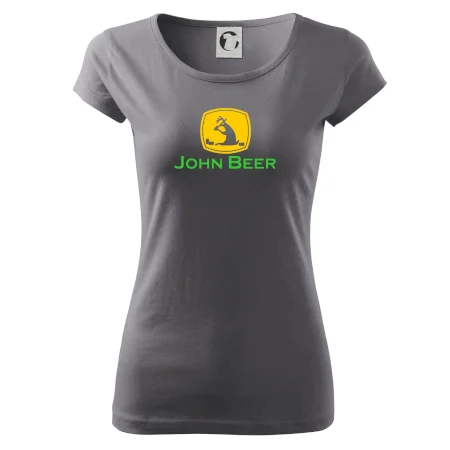 John Beer jelen s pivem