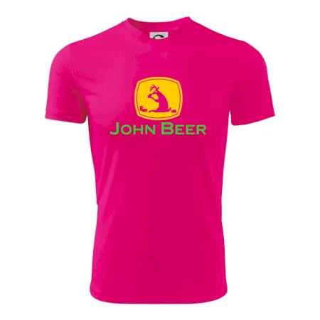 John Beer jelen s pivem