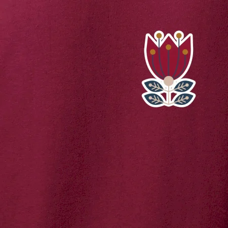 Folklor na prsu květina čtyřlistá