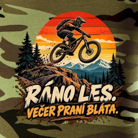 Ráno les večer praní bláta na kole