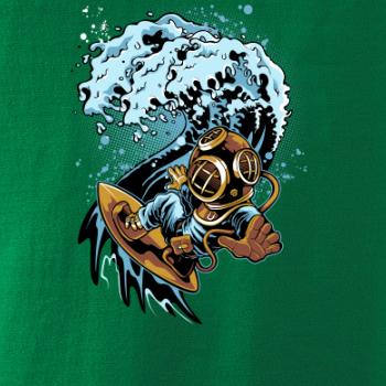 Surfující potápěč