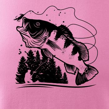 Rybář na břehu rybníka muškaří