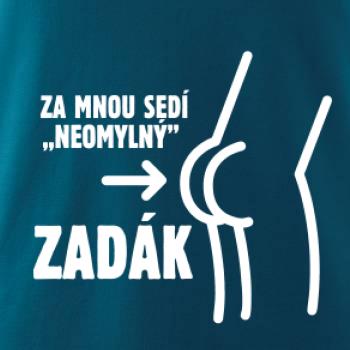 Za mnou sedí zadák