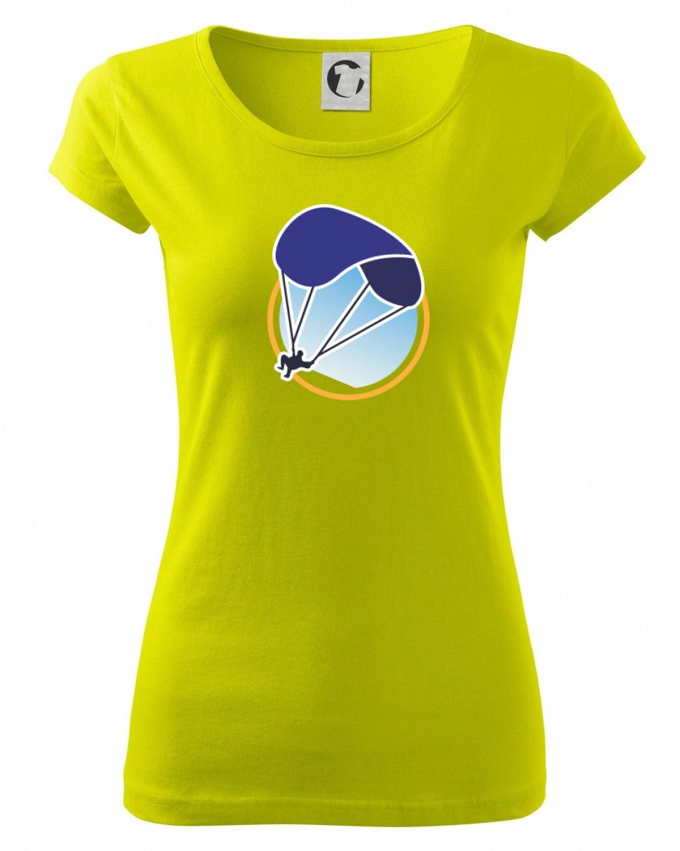 Paragliding modrý padák v kolečku