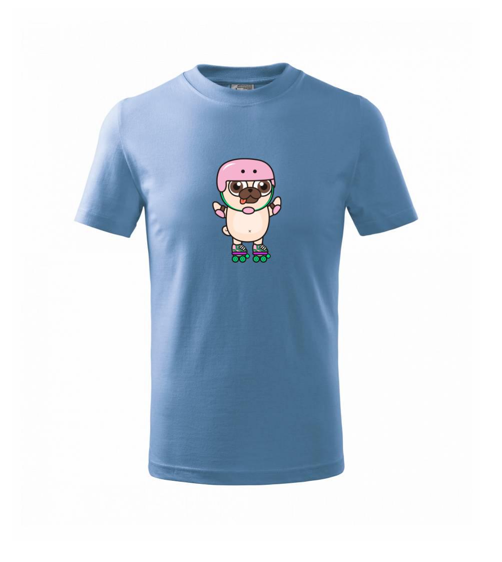 Mops a kolečkové brusle