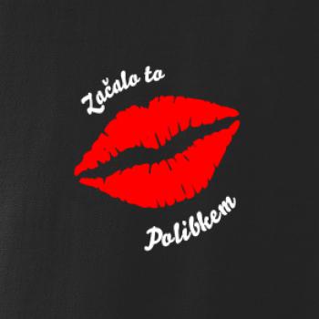 Začalo to polibkem Začalo to polibkem