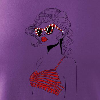 Dívka s červenými plavkami