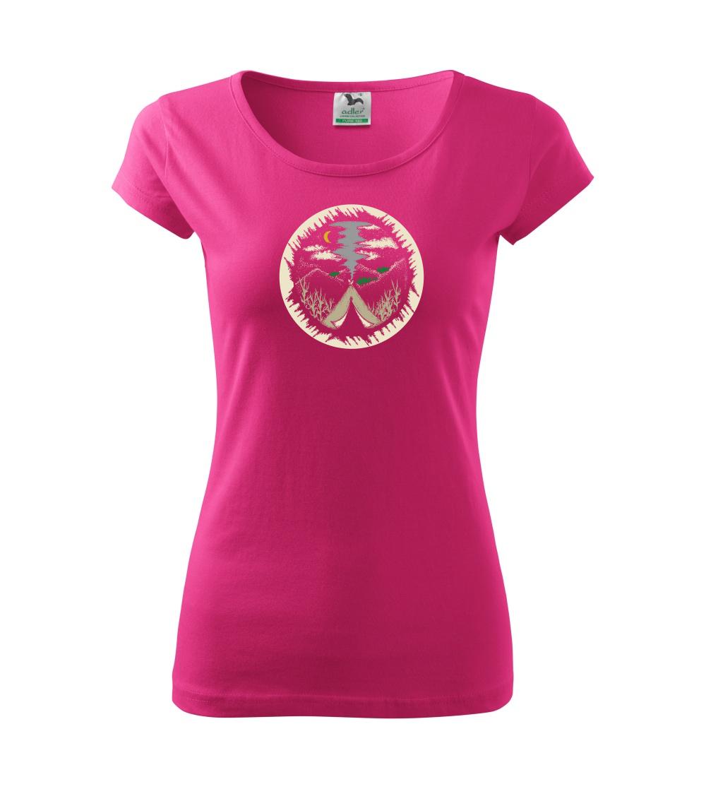 Indiánské teepee v kruhu