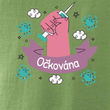 Očkována - ruka a stříkačka