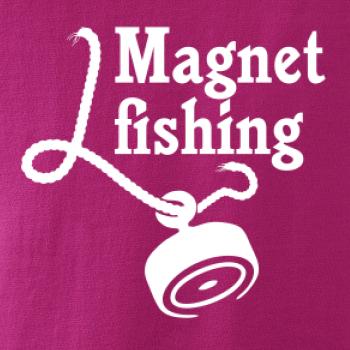 Magnet fishing