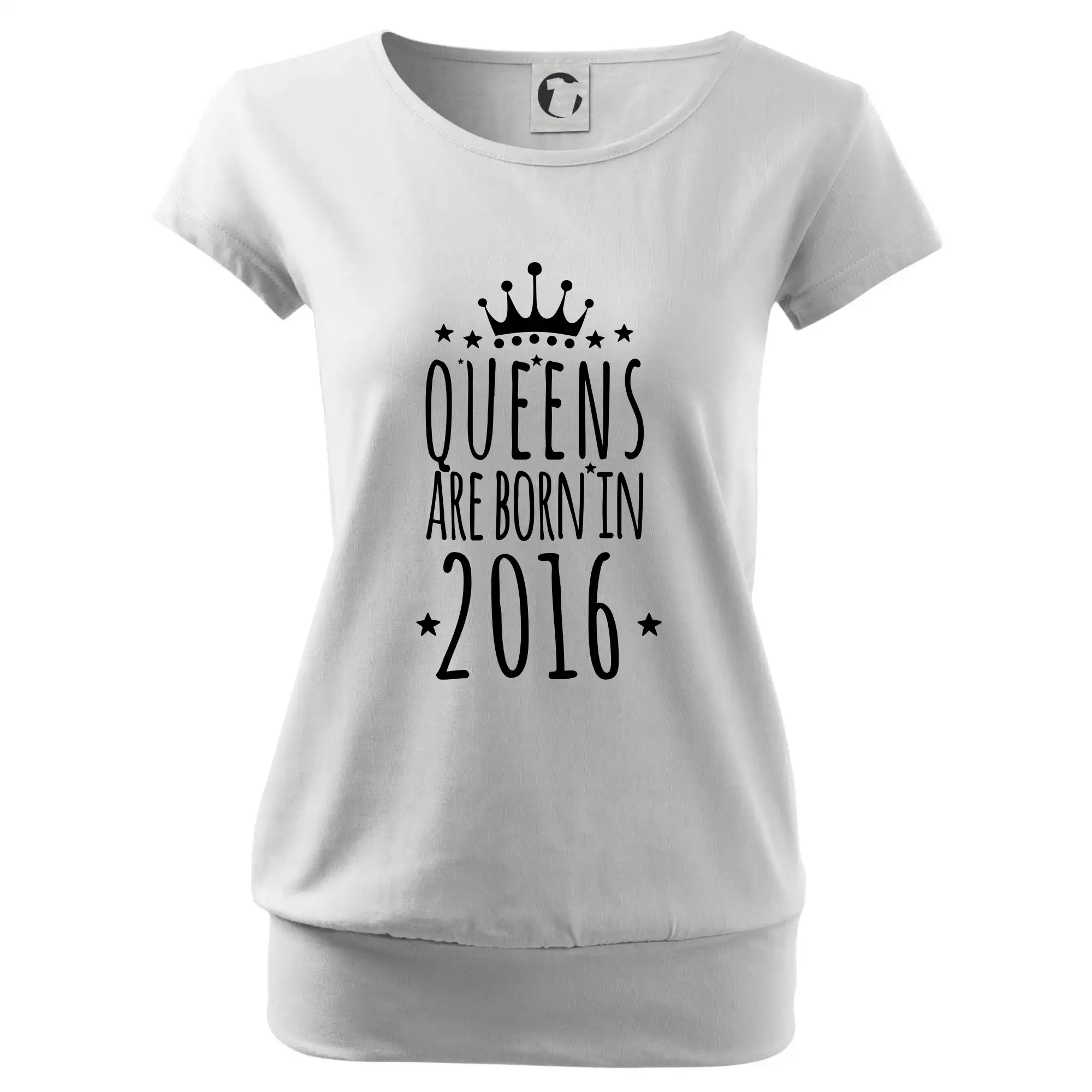 Queens are born in 2016