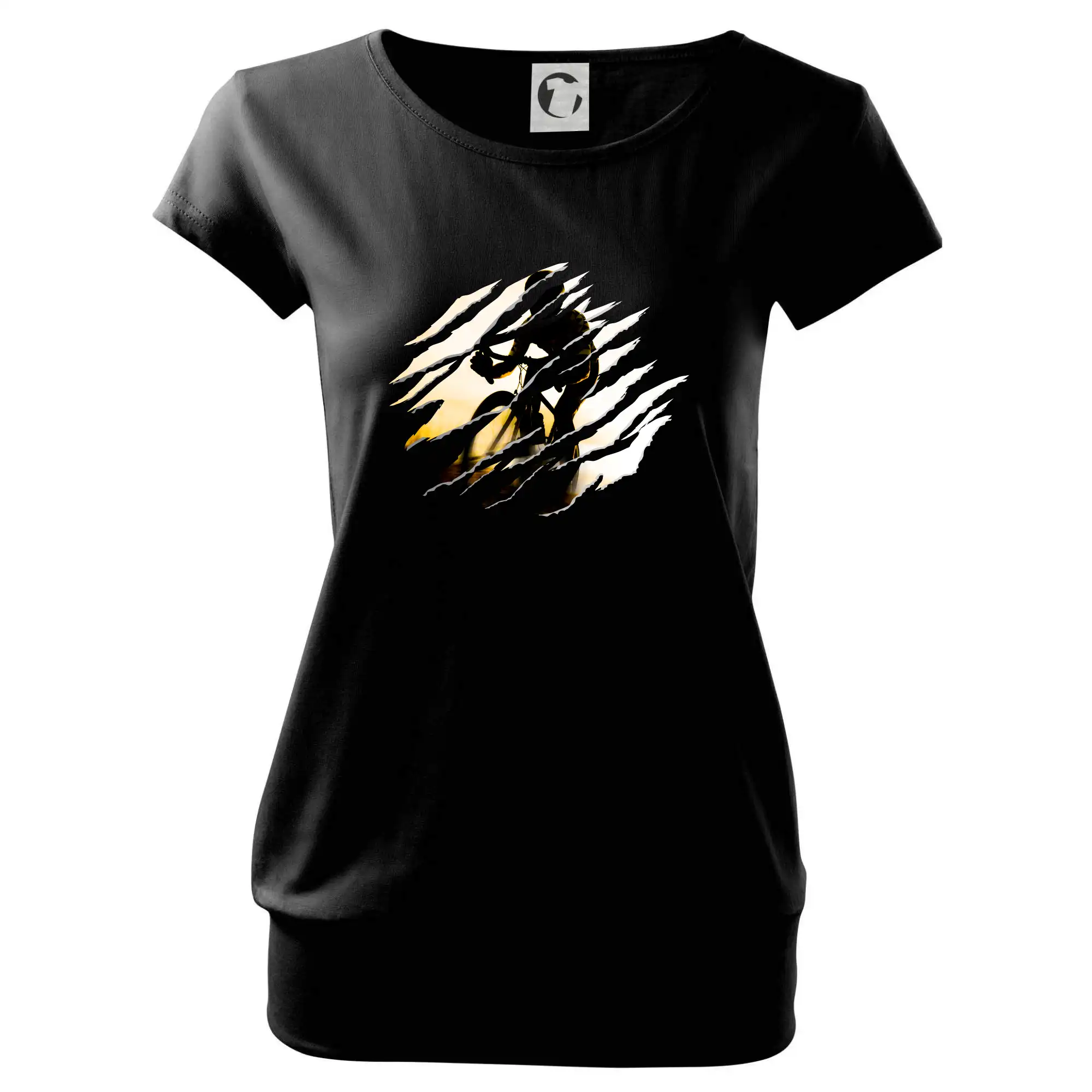 Roztržené triko - silniční cyklista při západu