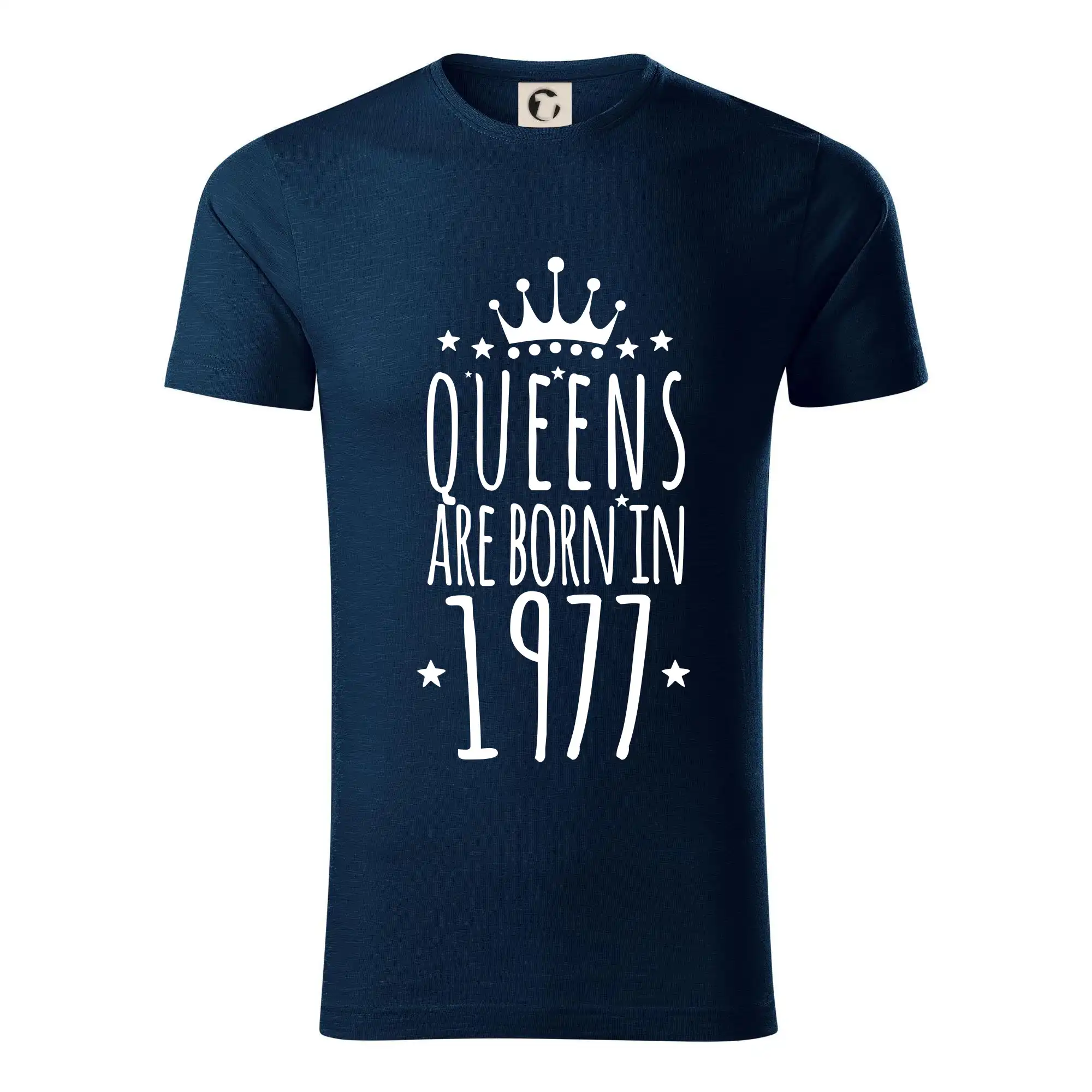 Queens are born in 1977