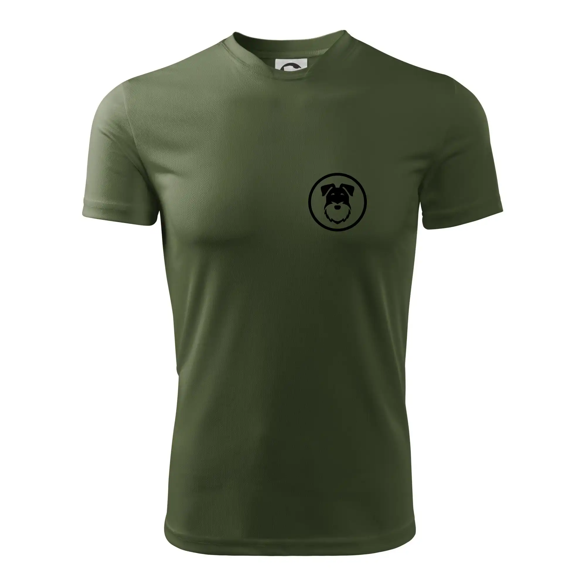 Knírač v kolečku na prsu