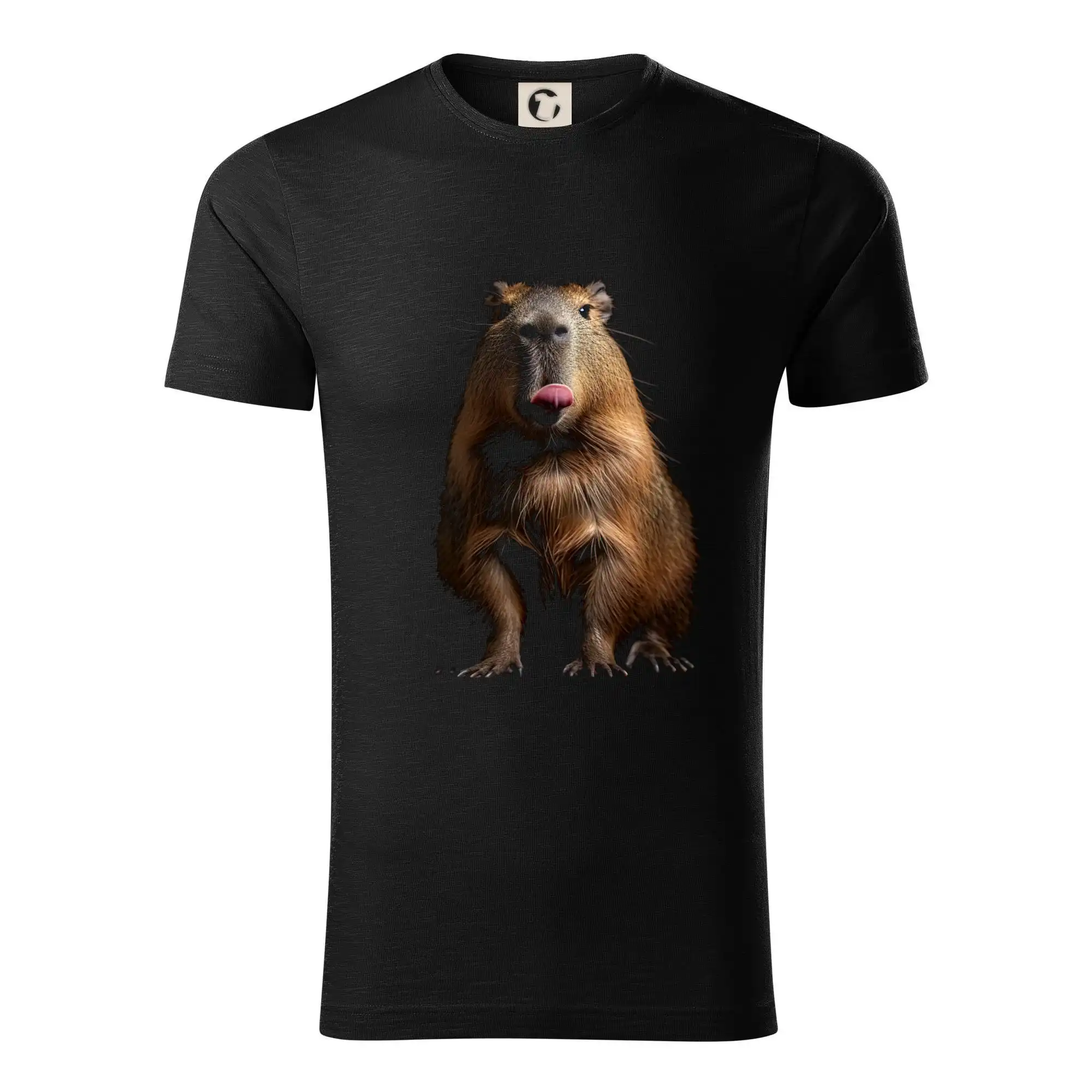 Kapybara s vypláznutým jazykem černá fotka