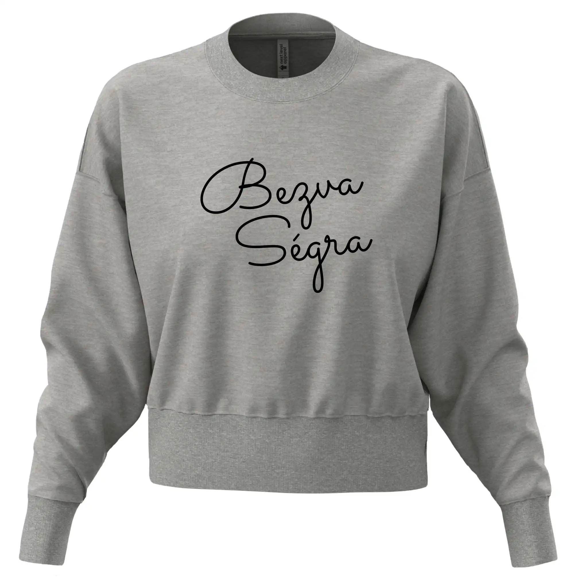 Bezva ségra - nápis na prsou