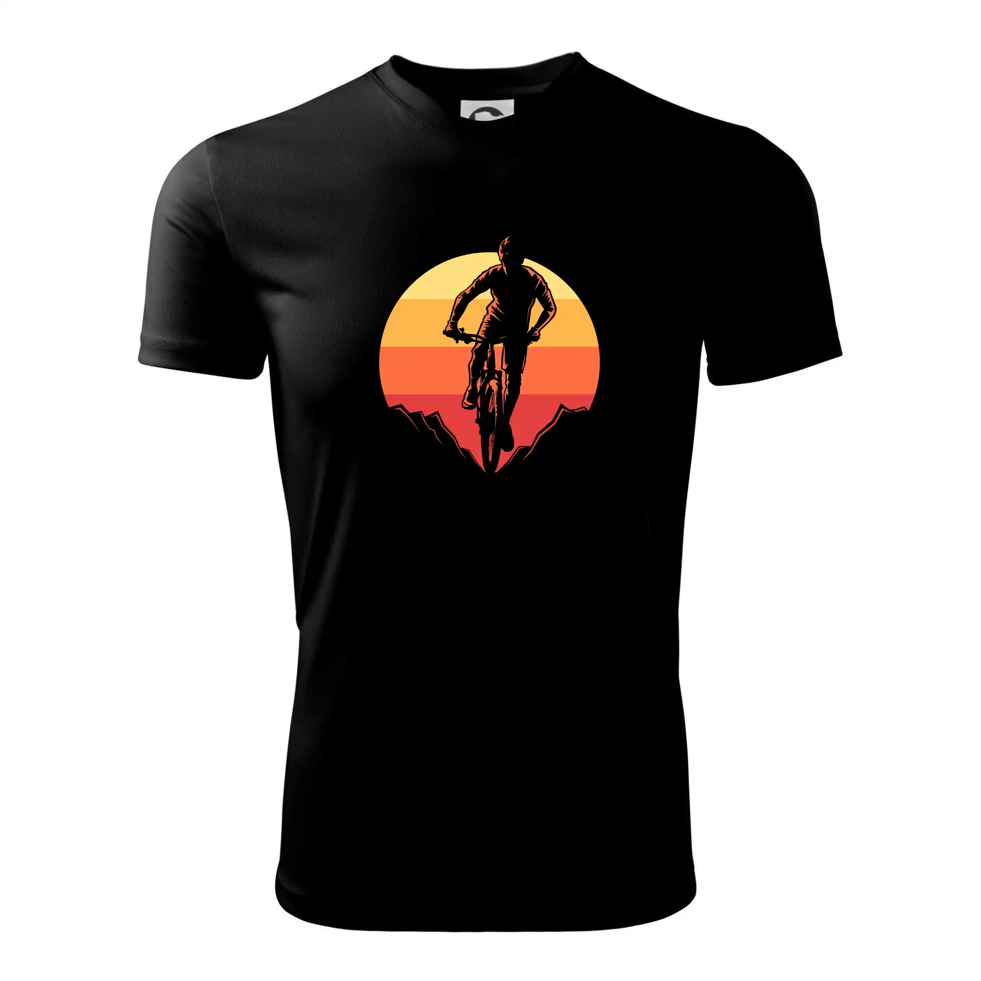 MTB cyklista a západ slunce