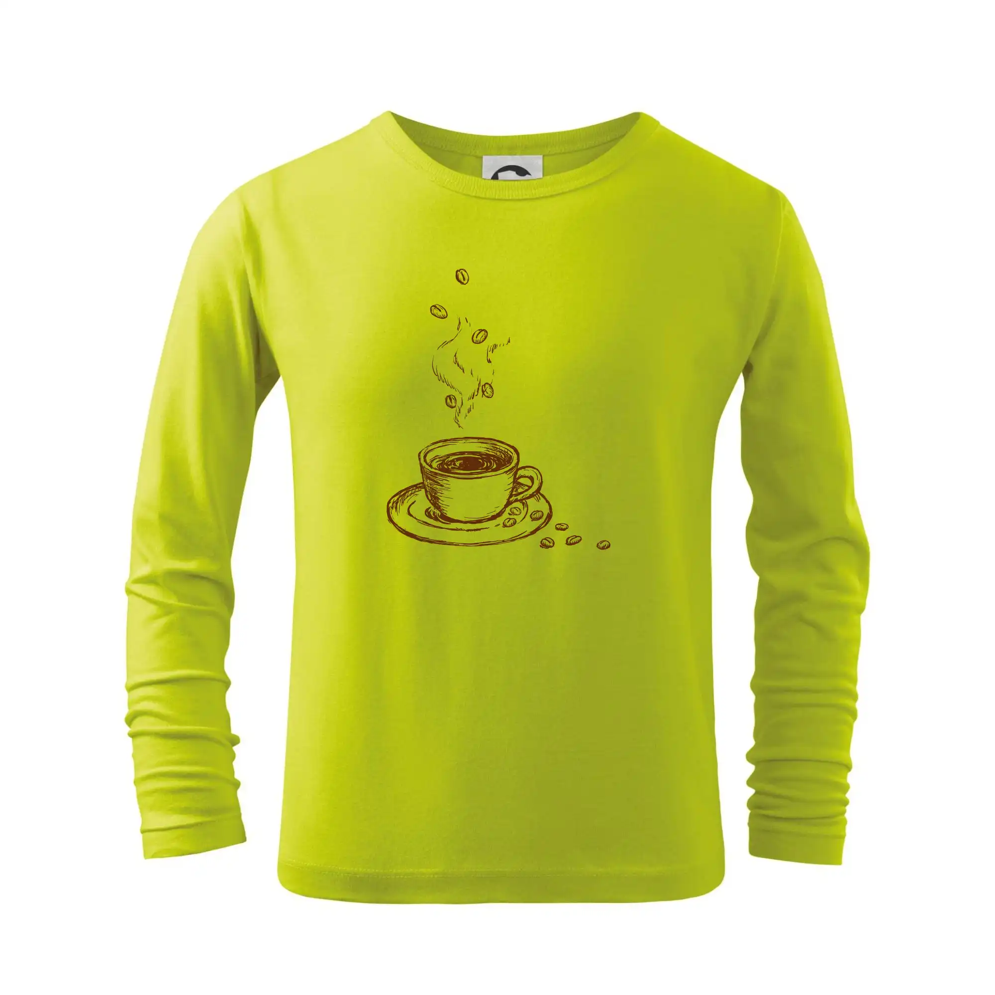 Hrnek plný čerstvé kávy