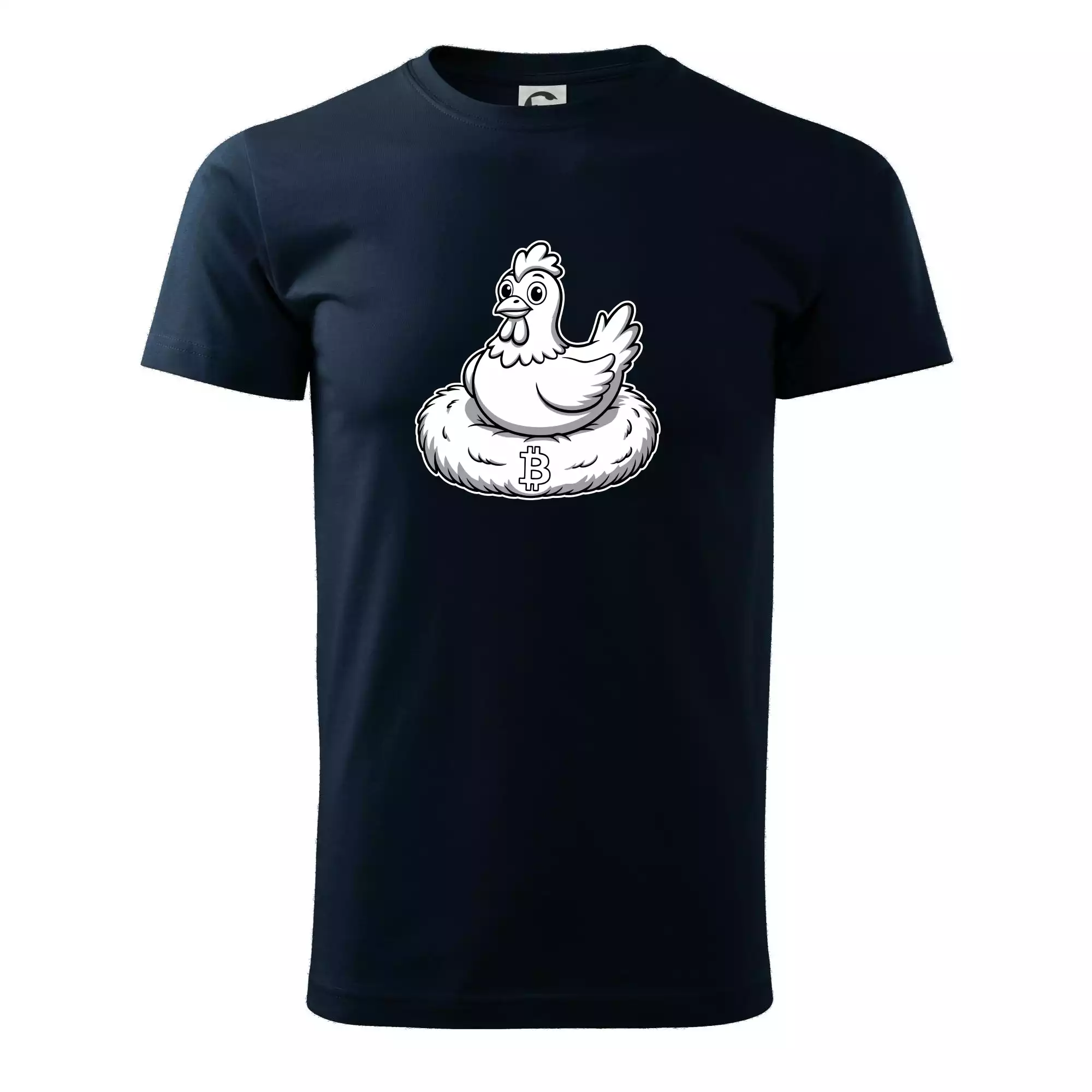 Kuře sedící na bitcoinovém hnízdě