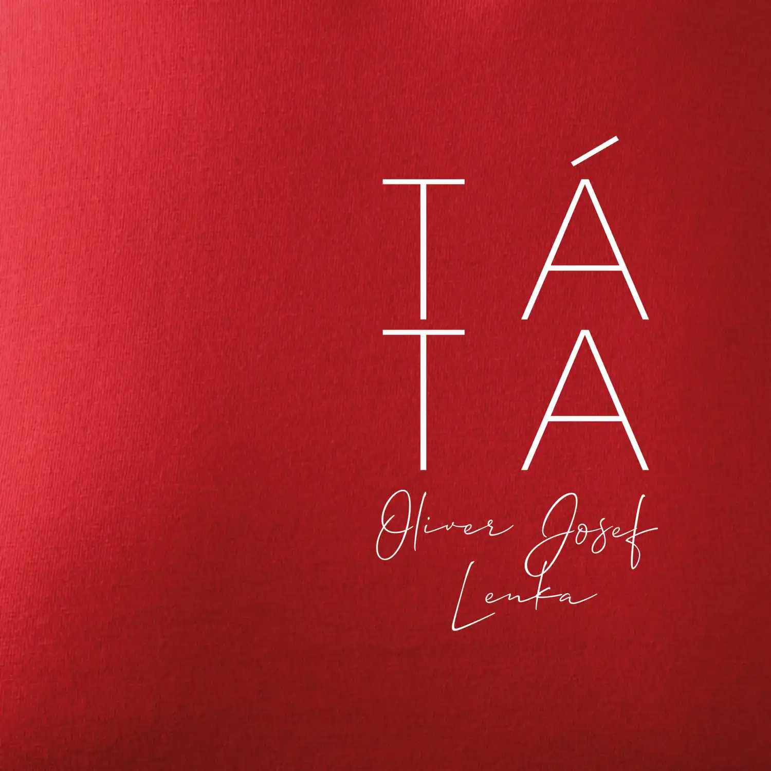 Nápis táta na prsu se jmény dětí