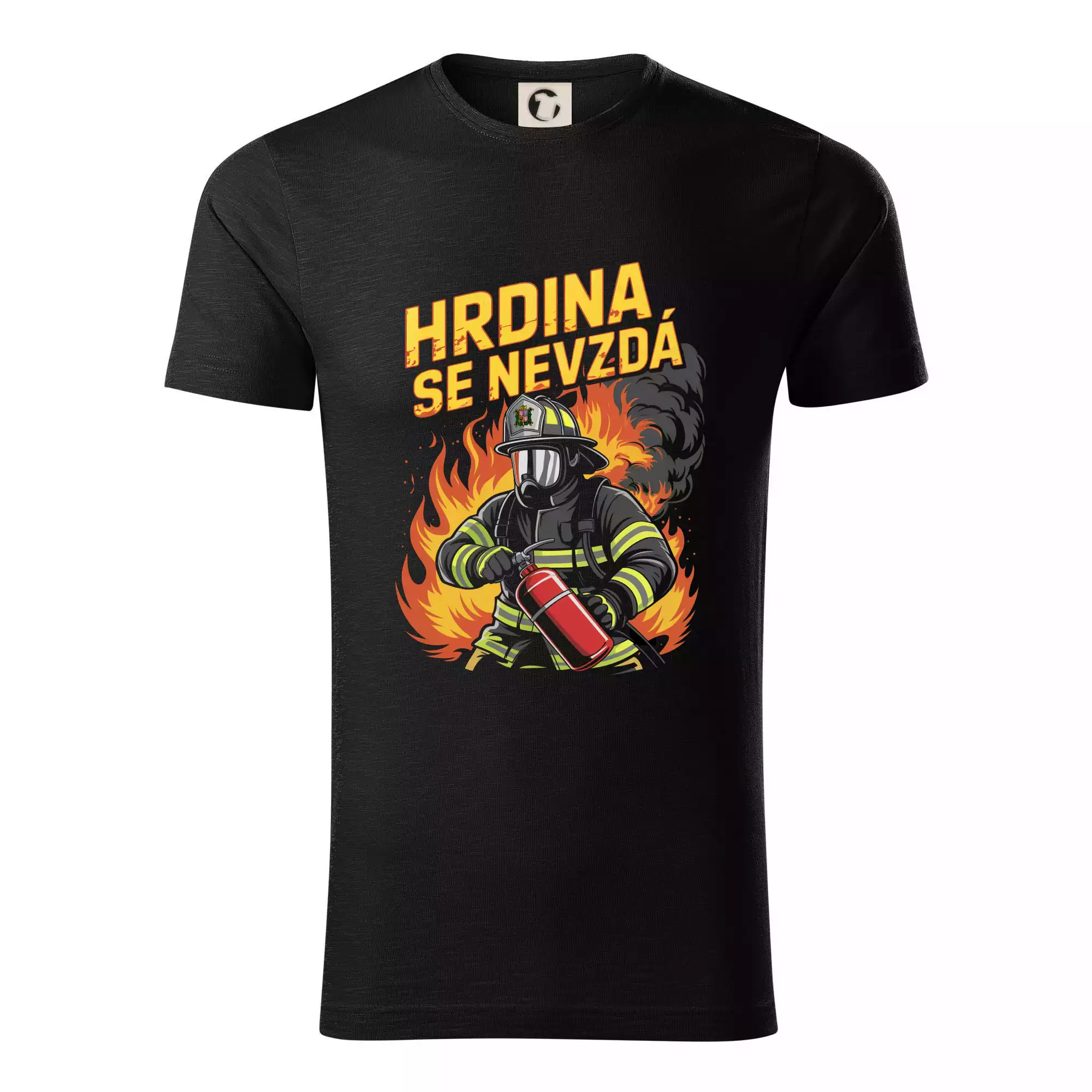 Hrdina se nevzdá - nápis s hasičem