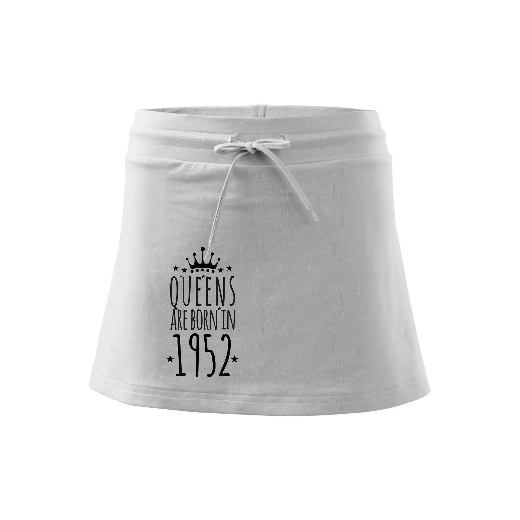 Queens are born in 1952