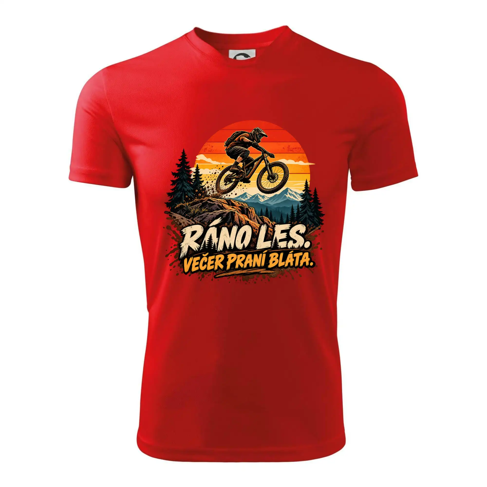 Ráno les večer praní bláta na kole