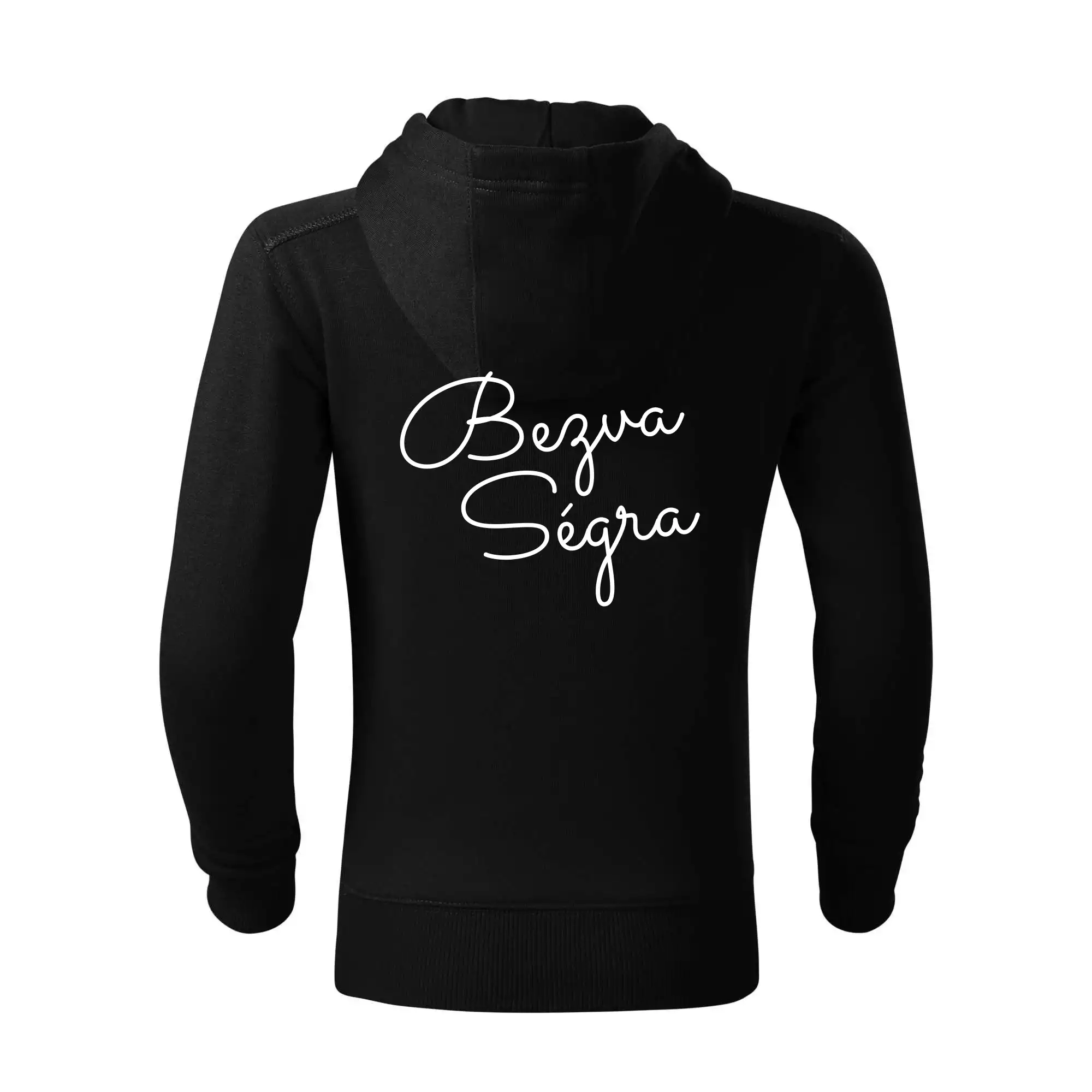 Bezva ségra - nápis na prsou