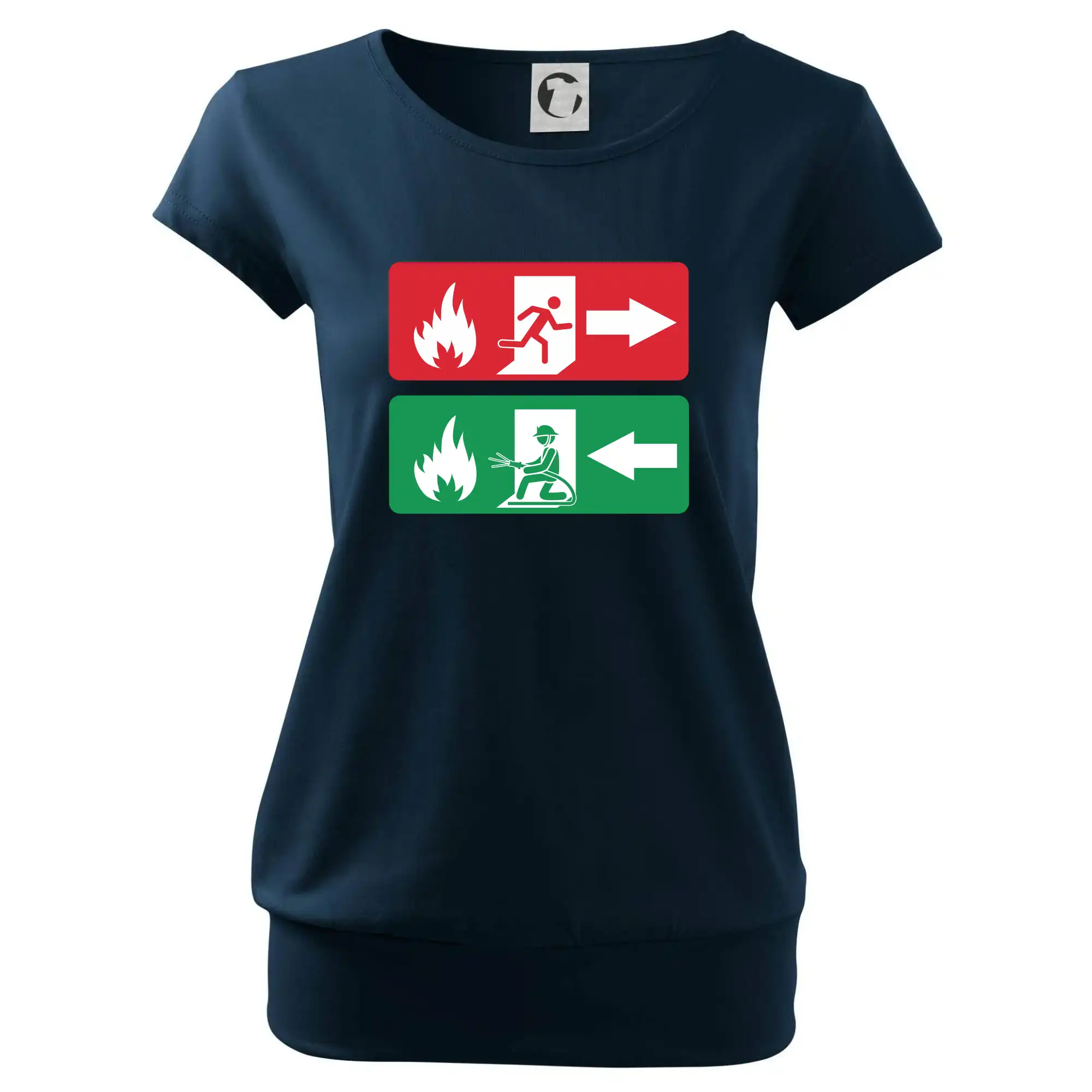 Lidé utíkají, hasiči přibíhají