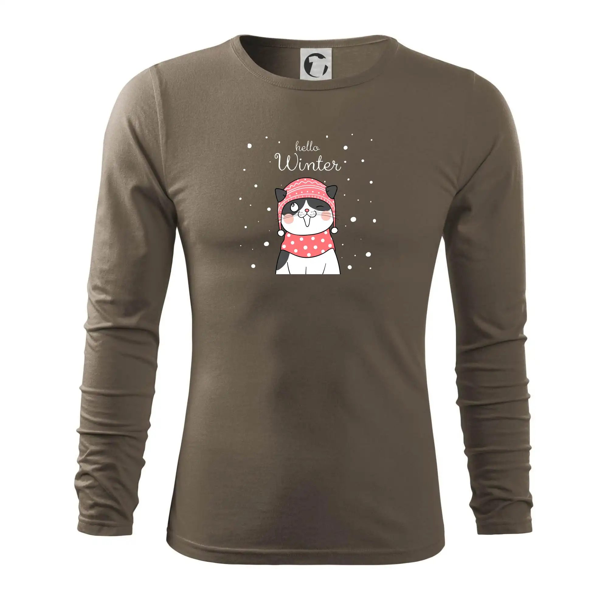 Kočka v čepici s vystrčeným jazykem