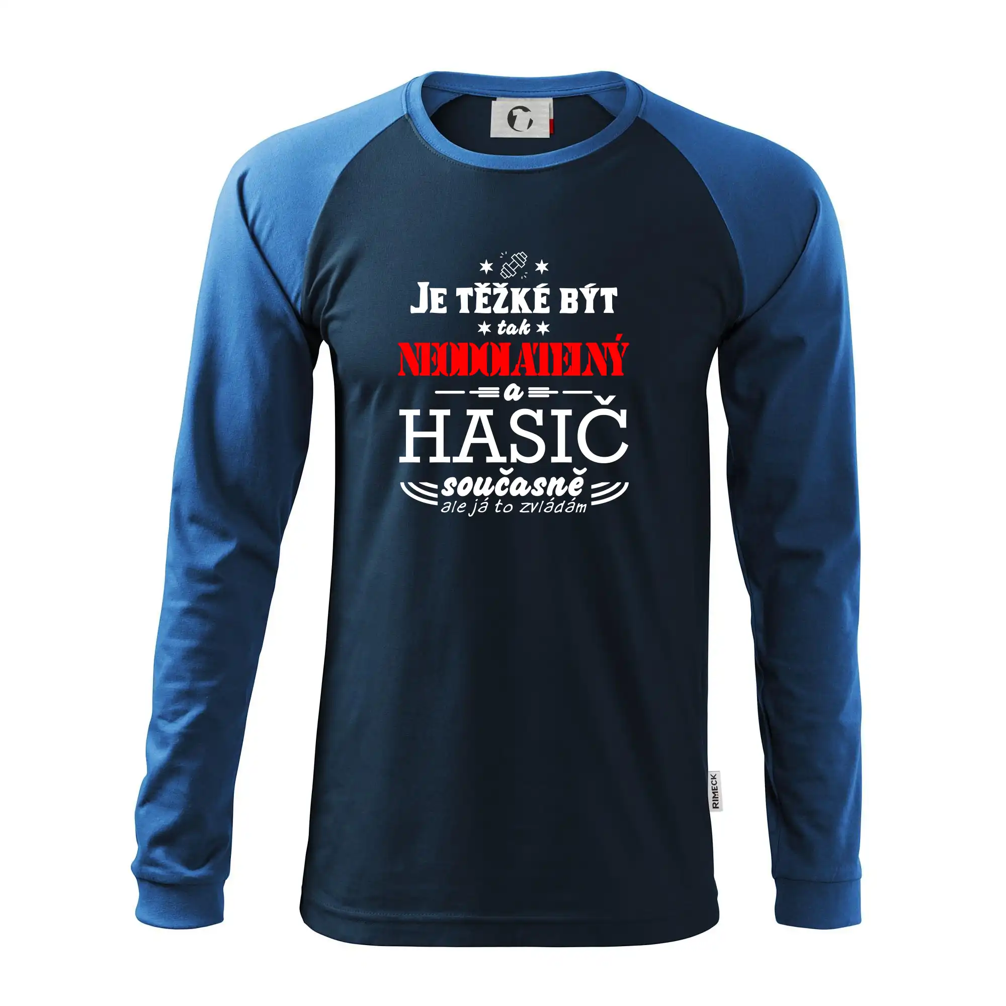 Je těžké být tak neodolatelný - hasič