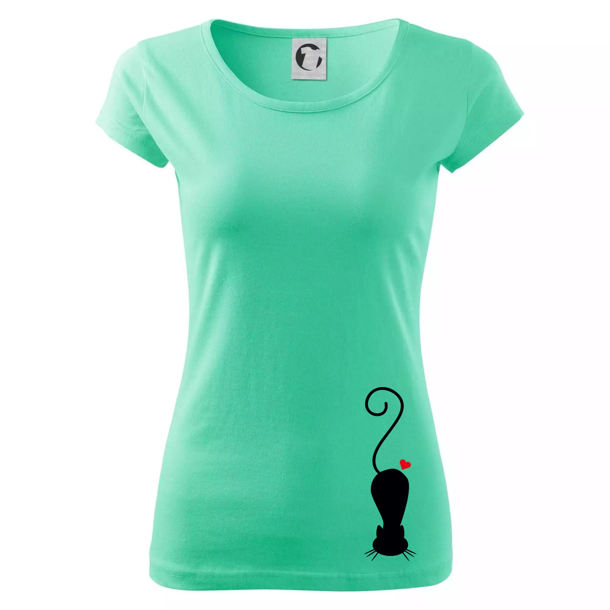 Zamilovaná kočka ležící