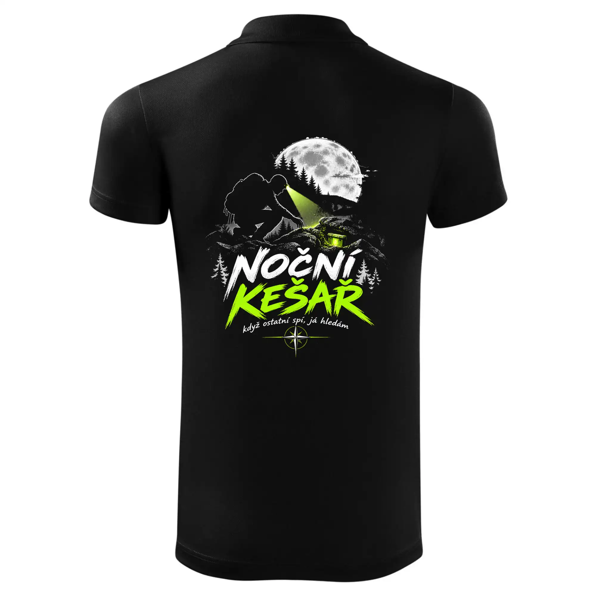 Noční kešař hledání za úplňku