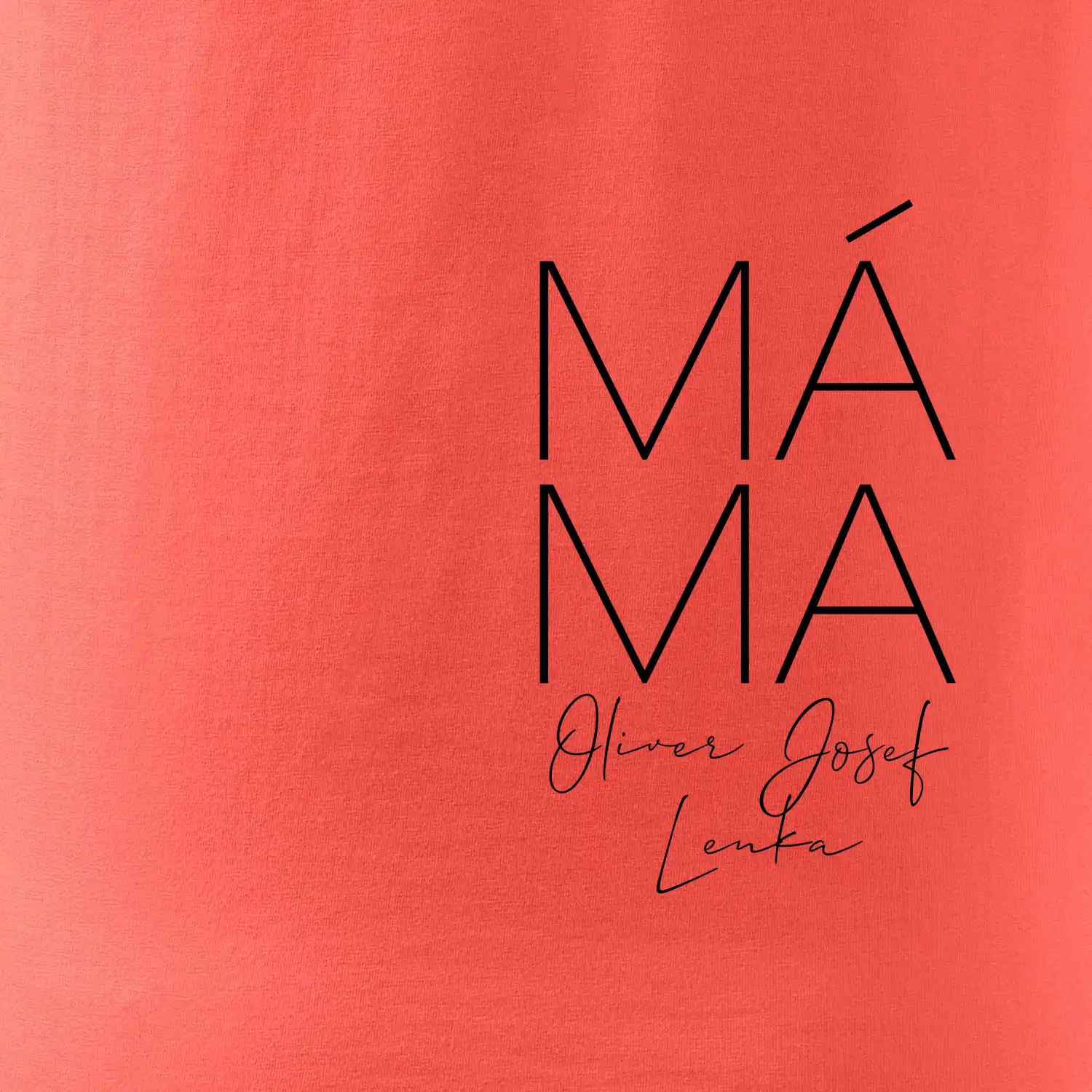 Nápis máma  na prsu se jmény dětí