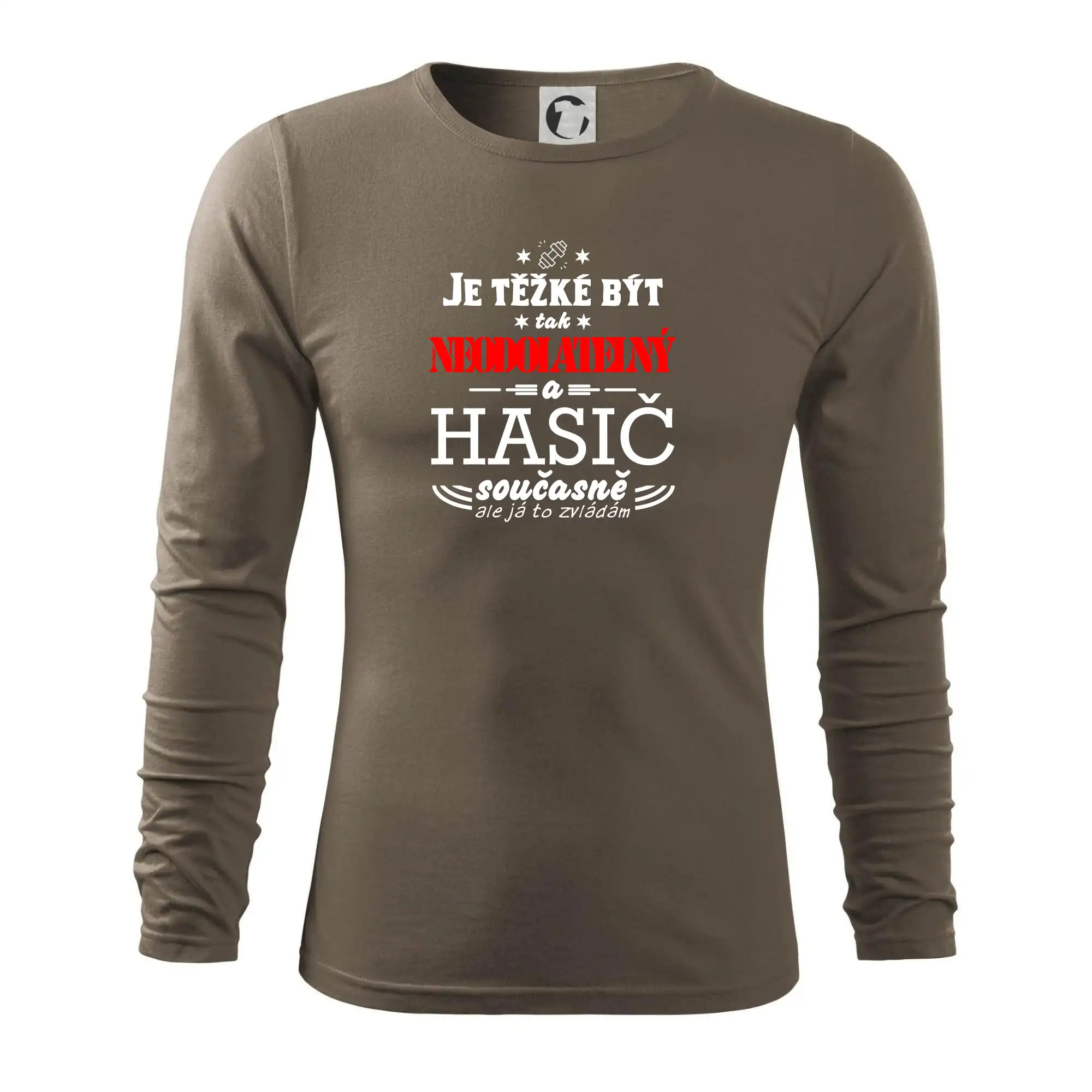 Je těžké být tak neodolatelný - hasič