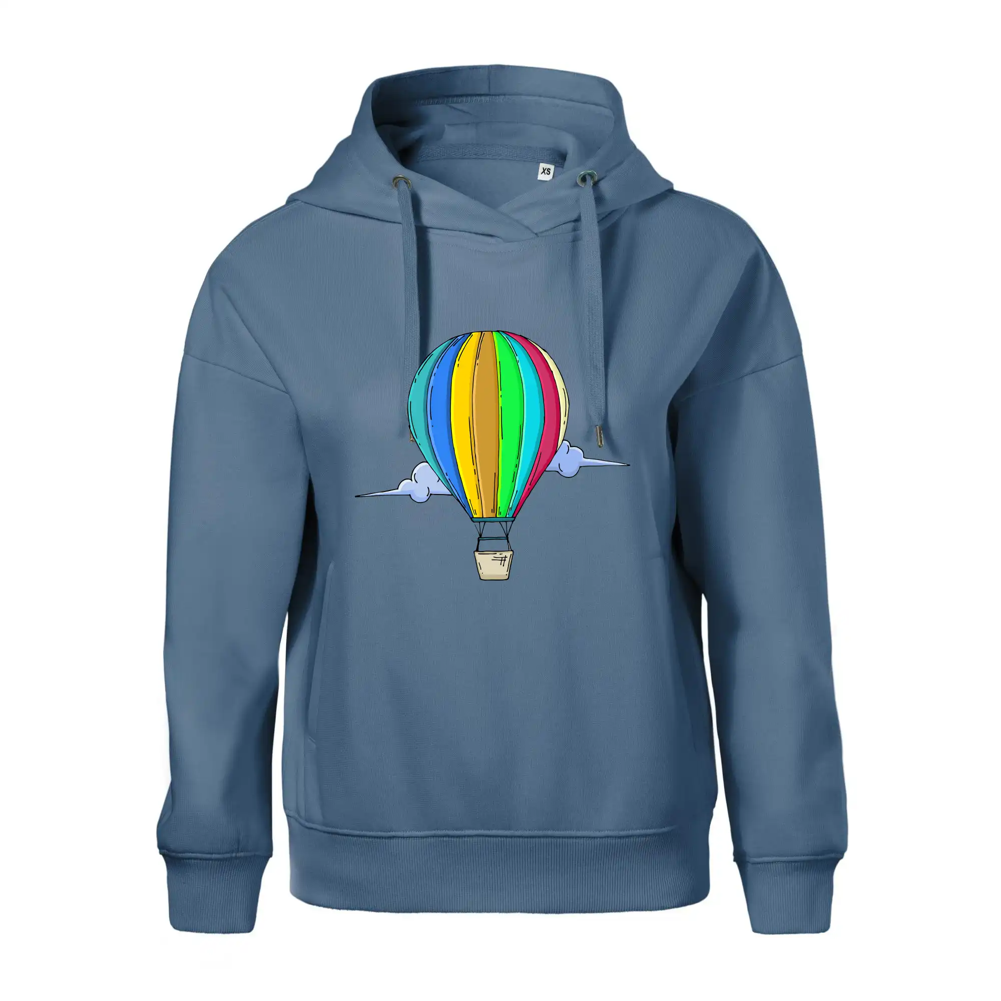 Horkovzdušný balon v oblacích